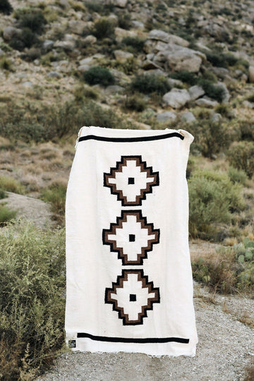 Tres Cruces (Crema)  // Handwoven Blanket