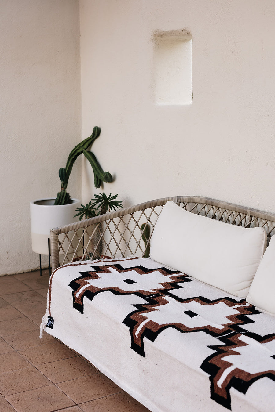 Tres Cruces (Crema)  // Handwoven Blanket